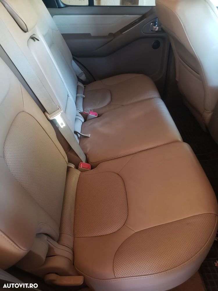 Nissan Pathfinder - 8