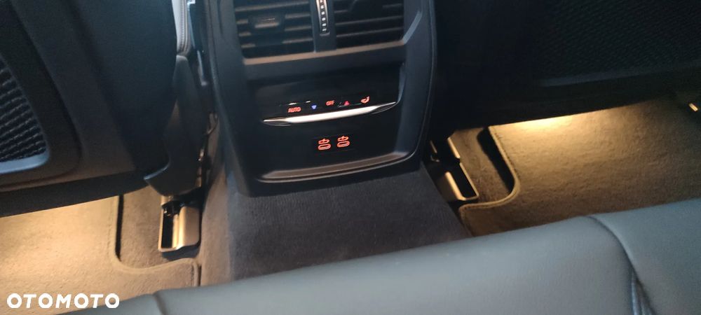 BMW i4 - 33