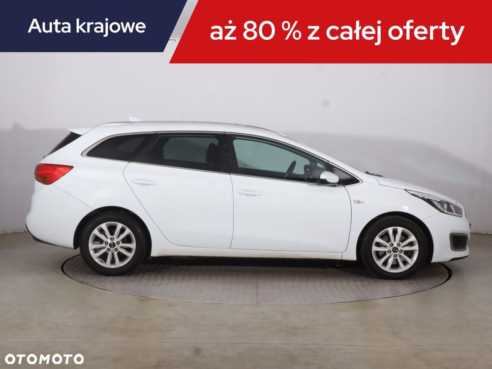 Kia Ceed - 8