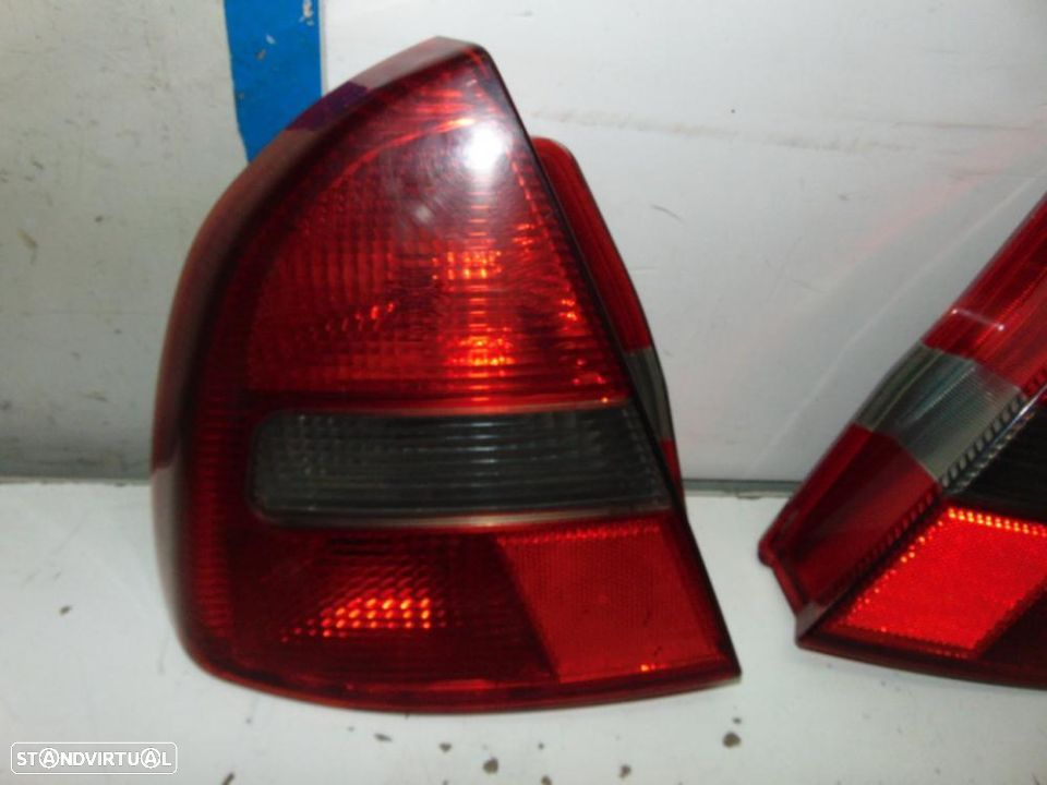 Mitsubishi Carisma farolins - 2