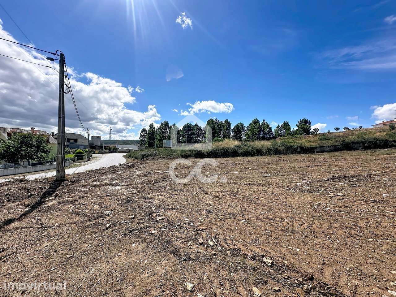 Lote para construção de uma moradia em Carrazedo de Montenegro - Grande imagem: 2/18