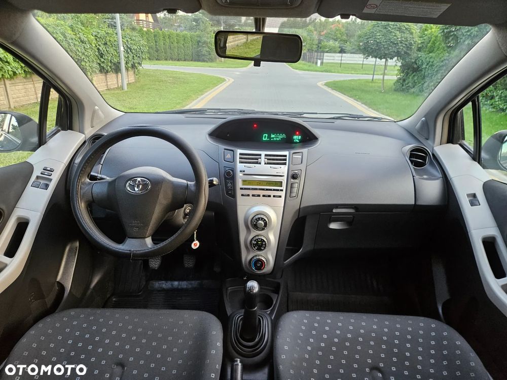 Toyota Yaris - 8