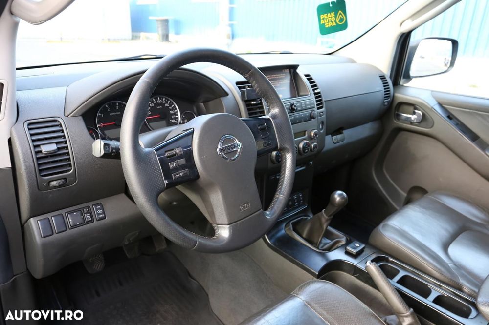 Nissan Pathfinder 2.5 dCi Premium - 22