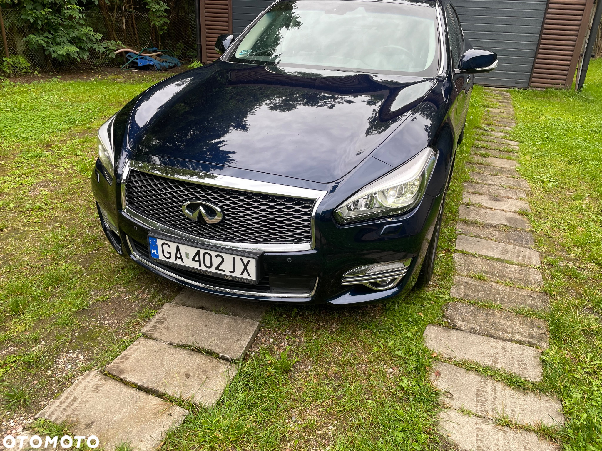 Infiniti Q70 - 13