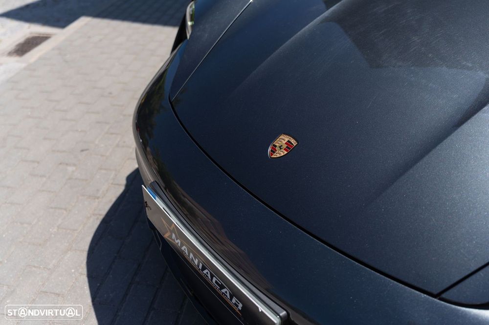Porsche Taycan Cross Turismo 4 - 33