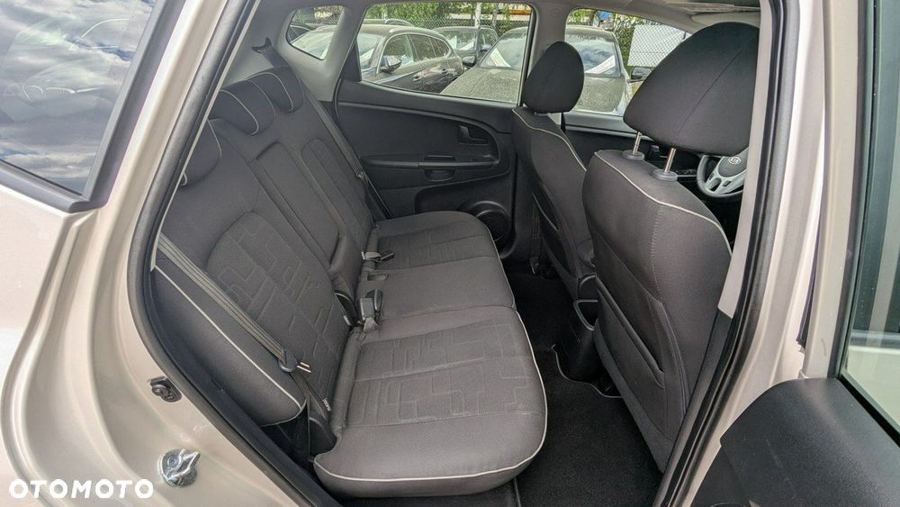 Kia Venga - 14