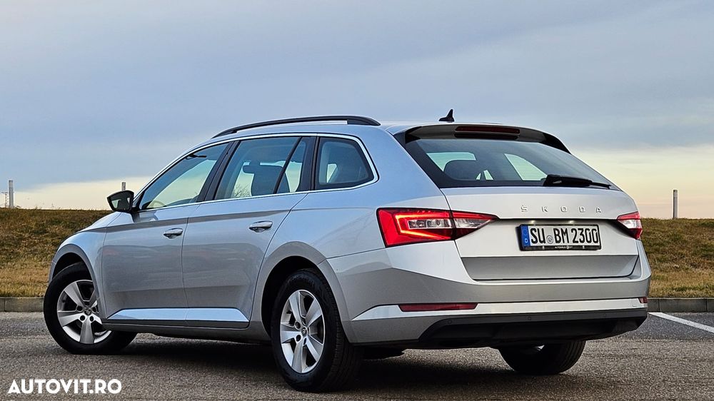 Skoda Superb 2.0 TDI DSG Premium Edition - 4