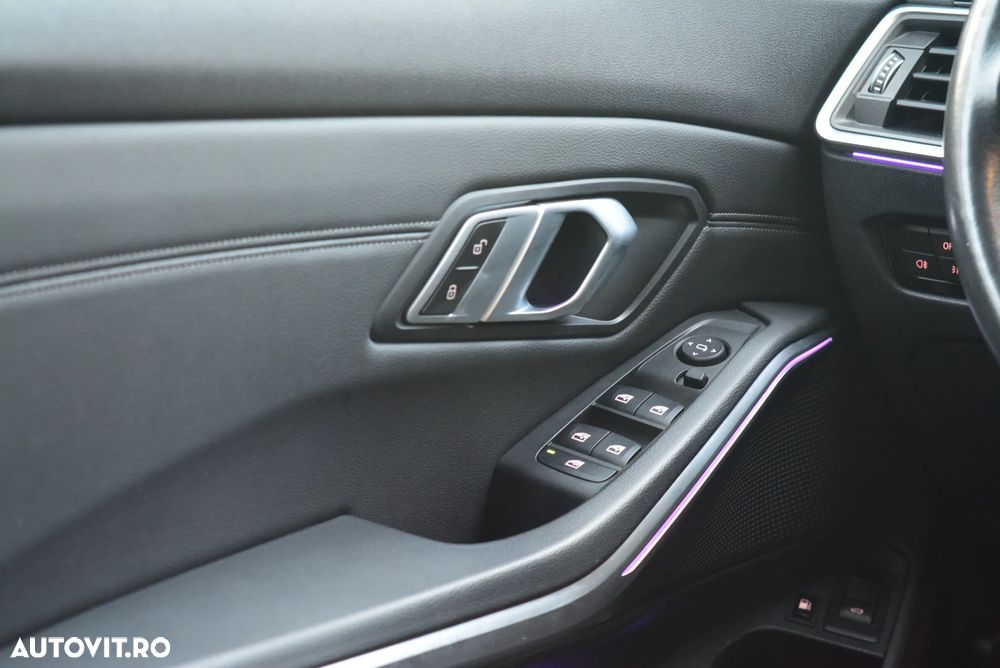 BMW Seria 3 330e Aut. Sport Line - 13