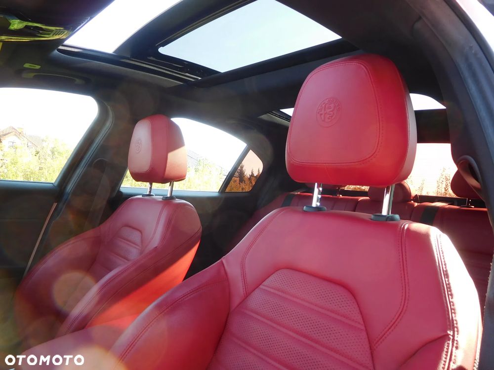 Alfa Romeo Giulia - 24