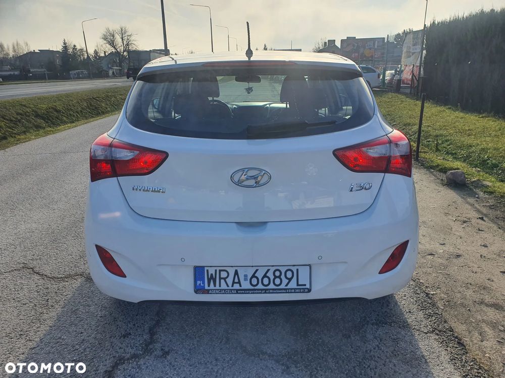 Hyundai i30 1.4 Intro Edition - 8