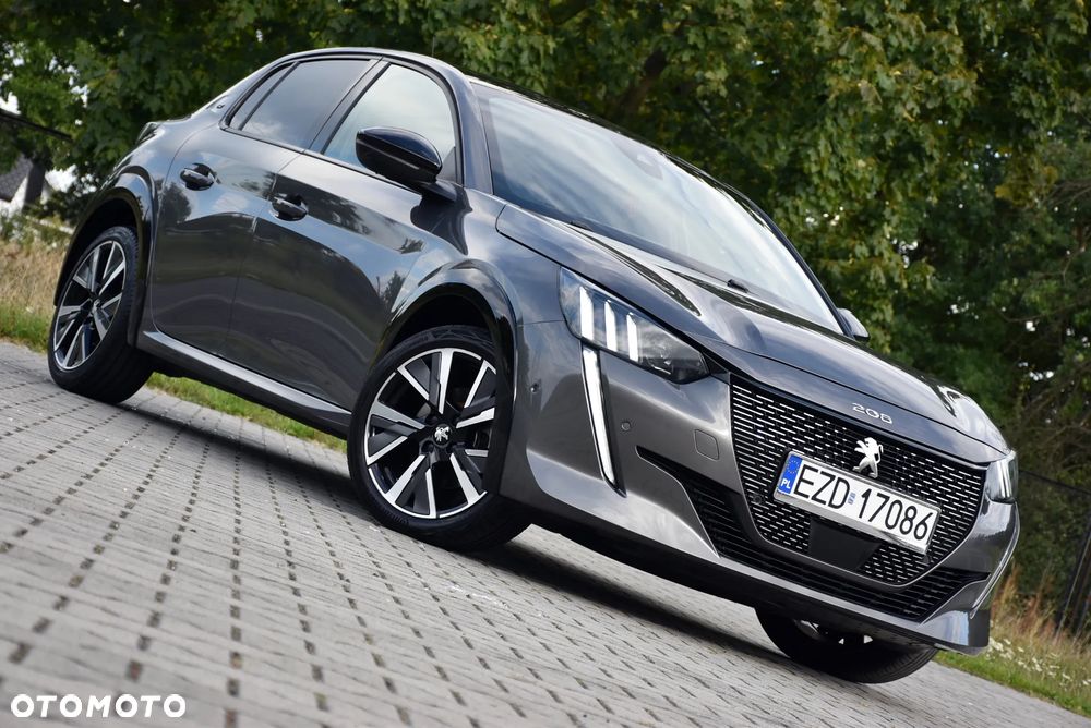 Peugeot 208 - 12