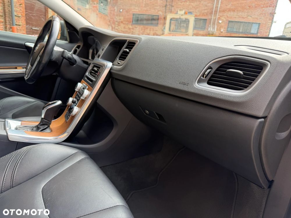 Volvo S60 T5 Geartronic Summum - 26