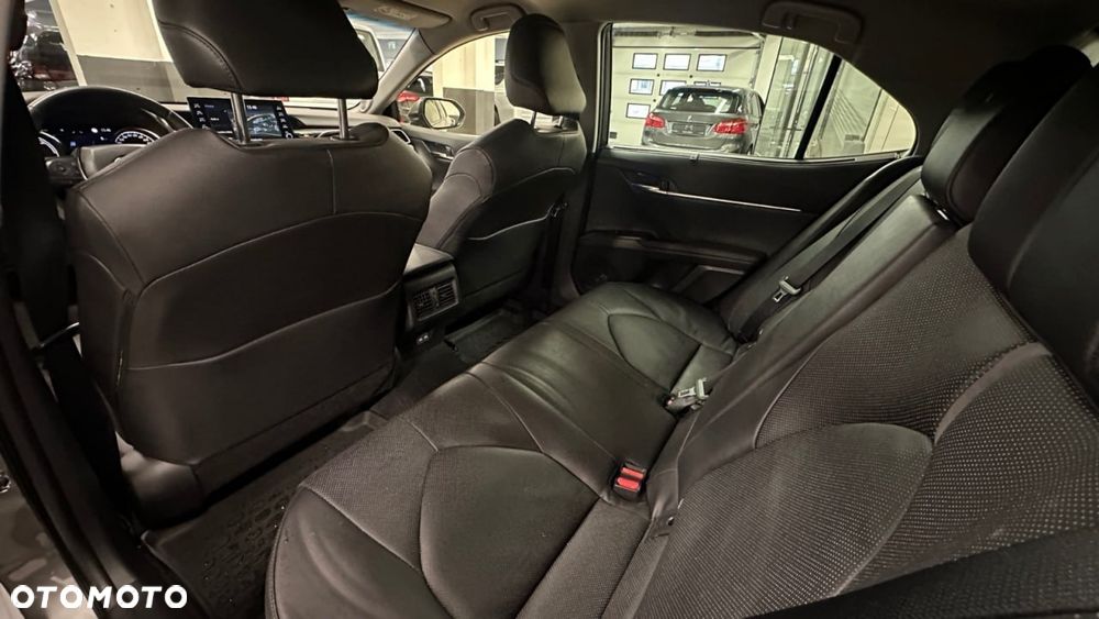 Toyota Camry 2.5 Hybrid Executive CVT - 27