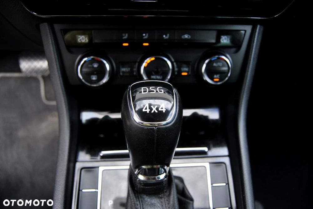 Skoda Superb 2.0 TDI 4x4 DSG Style - 40