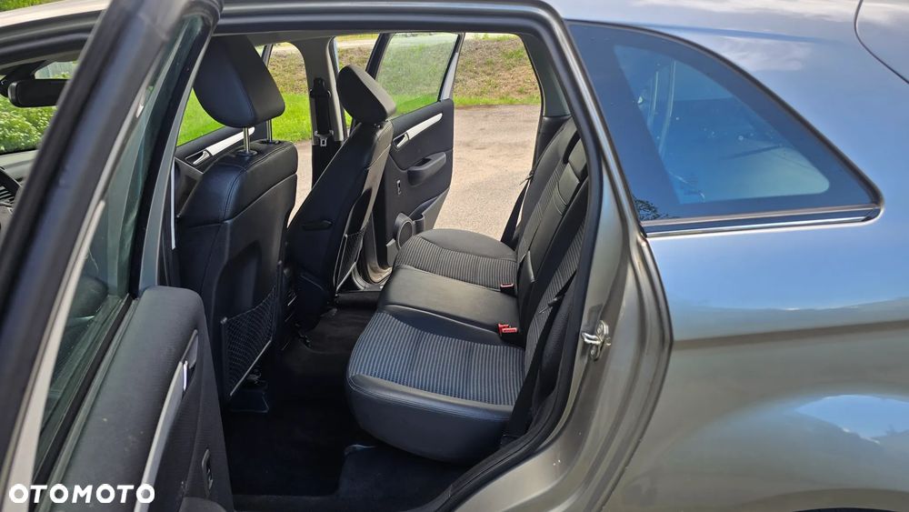 Mercedes-Benz Klasa B 200 CDI Autotronic - 28