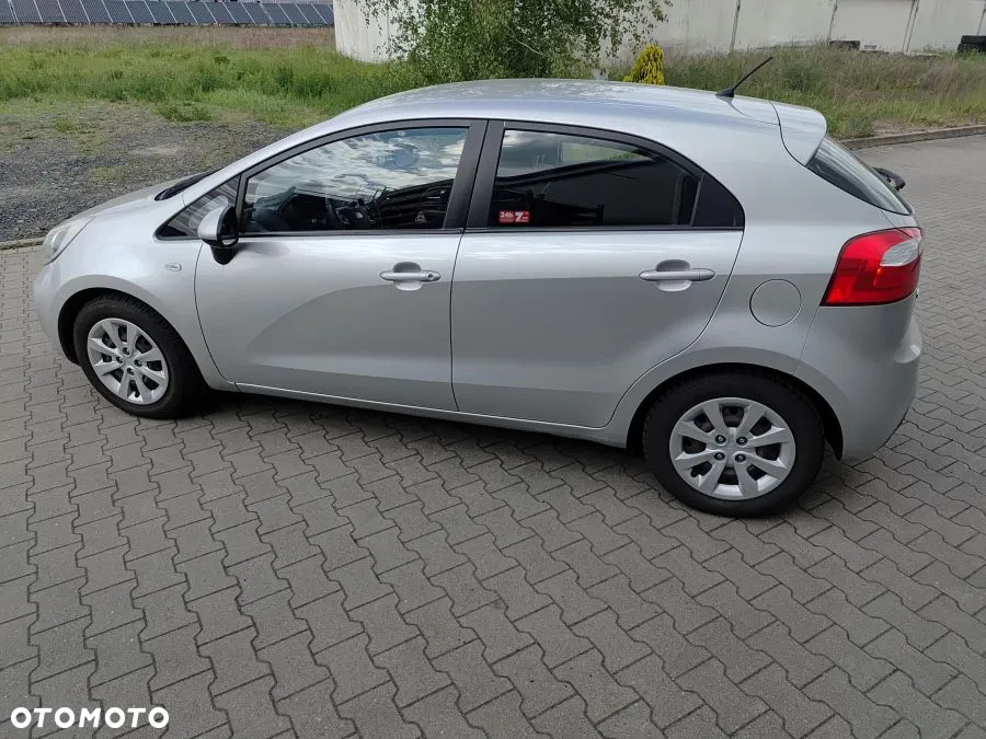 Kia Rio 1.2 L - 2