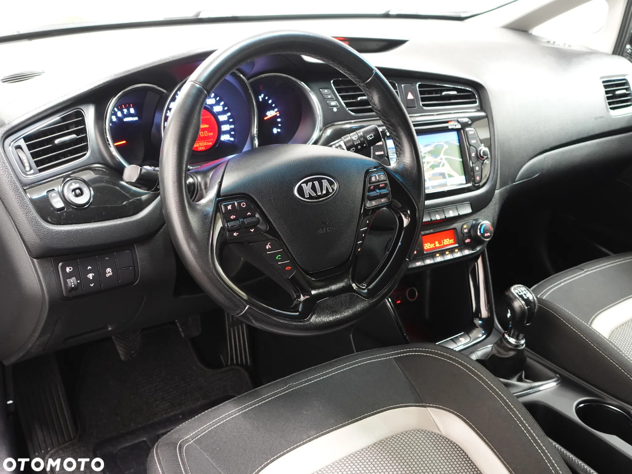 Kia Ceed 1.6 GDI ISG SW Spirit - 21