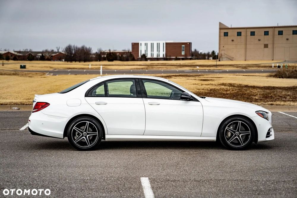 Mercedes-Benz Klasa E 300 9G-TRONIC AMG Line - 14