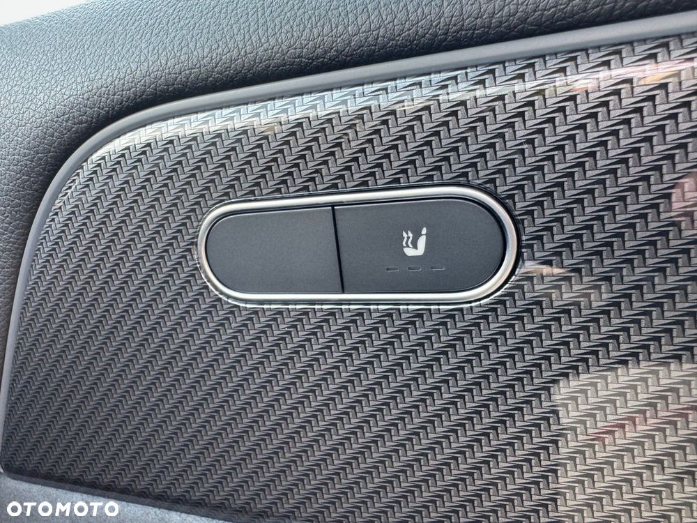 Mercedes-Benz GLA - 21