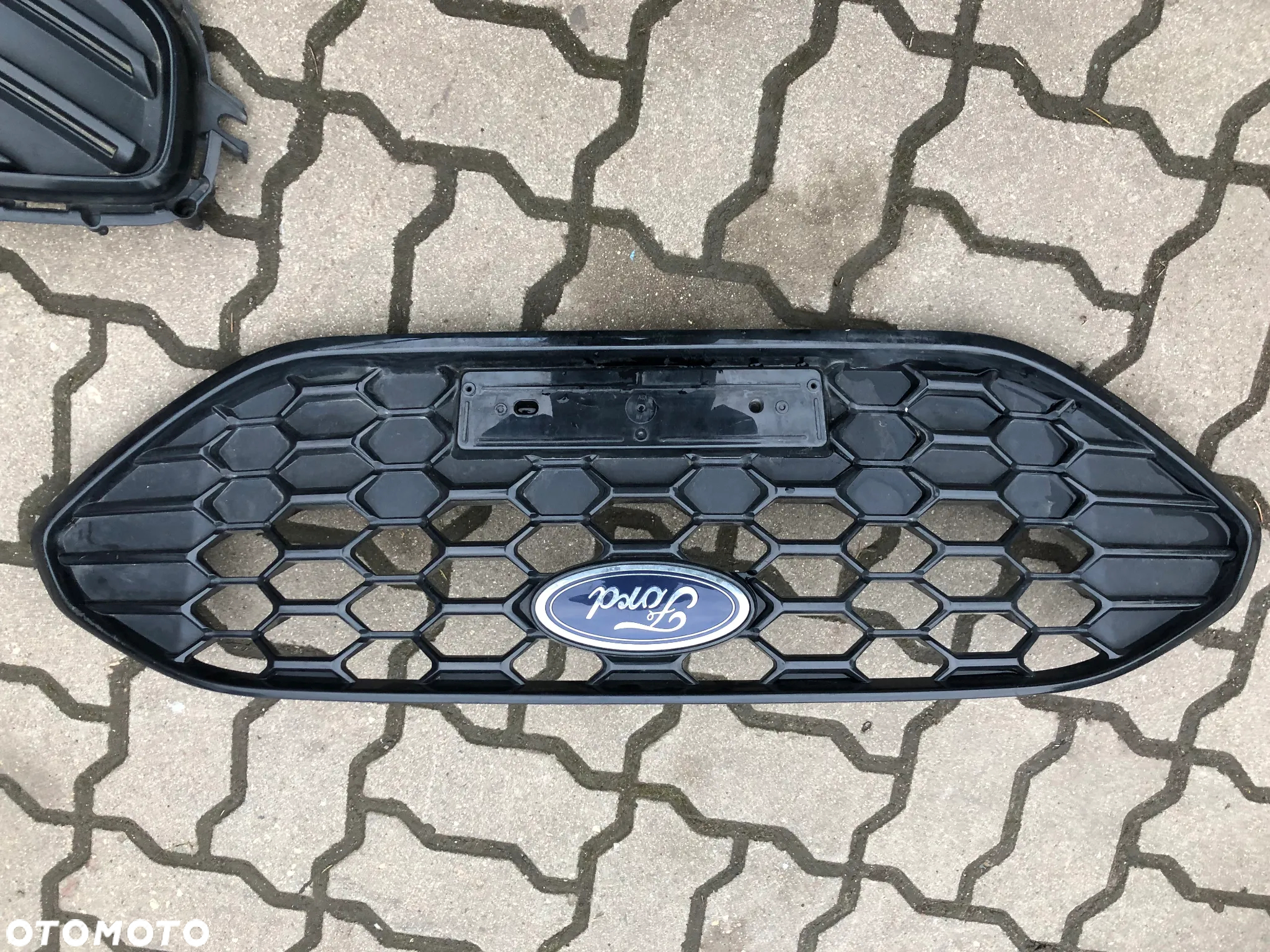 Ford fiesta Mk8 Lift 22- Przedni grill - 2