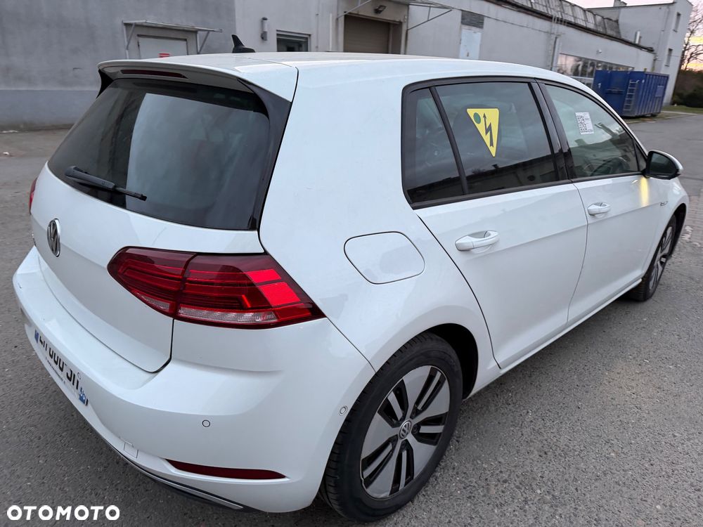 Volkswagen Golf e-Golf - 11
