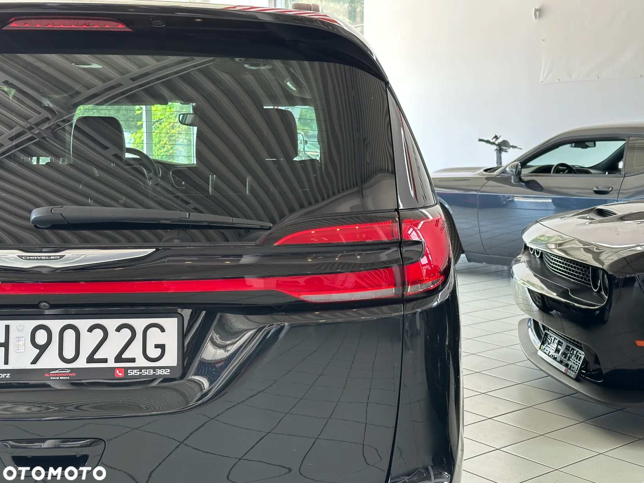 Chrysler Pacifica - 8