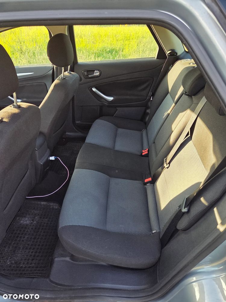 Ford Mondeo 2.0 TDCi Ghia - 7
