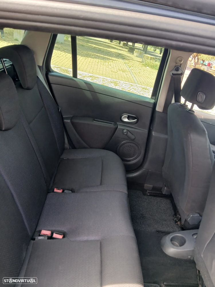 Renault Clio - 11