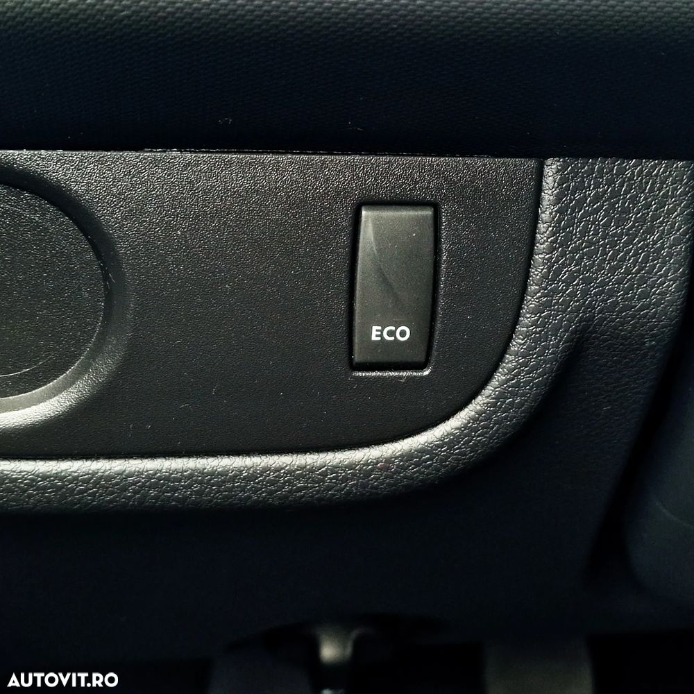 Dacia Sandero 0.9 TCe SL PLUS - 18