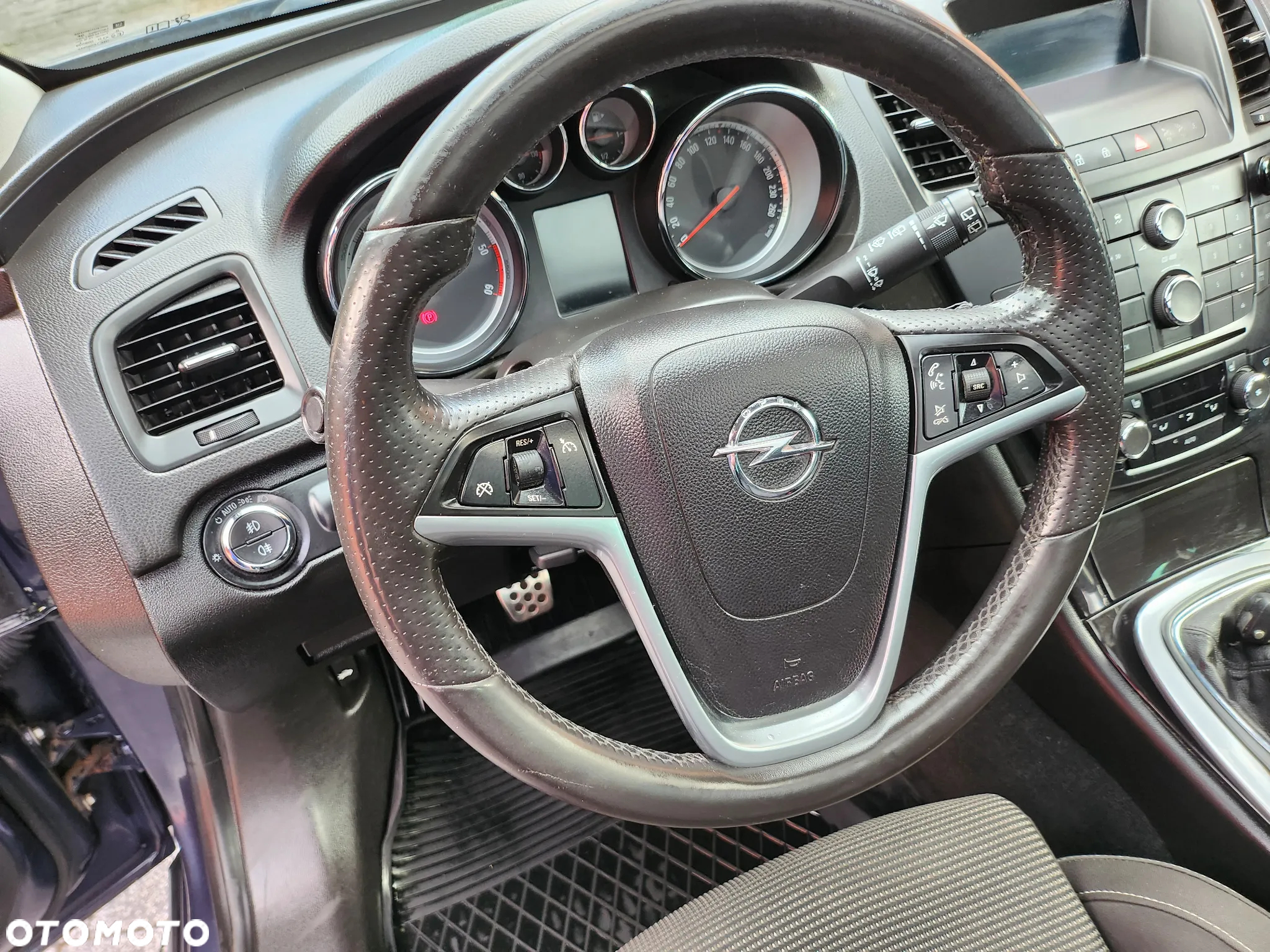 Opel Insignia - 12