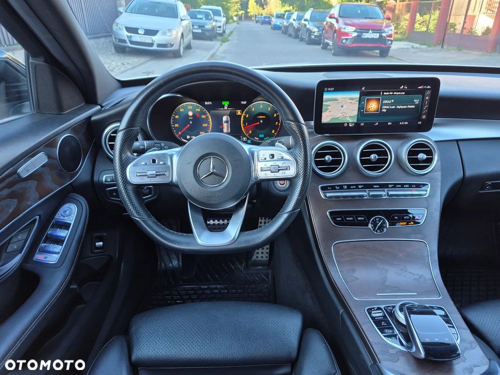 Mercedes-Benz Klasa C 300 9G-TRONIC - 26