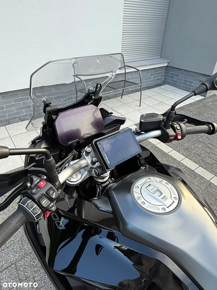 BMW XR - 9