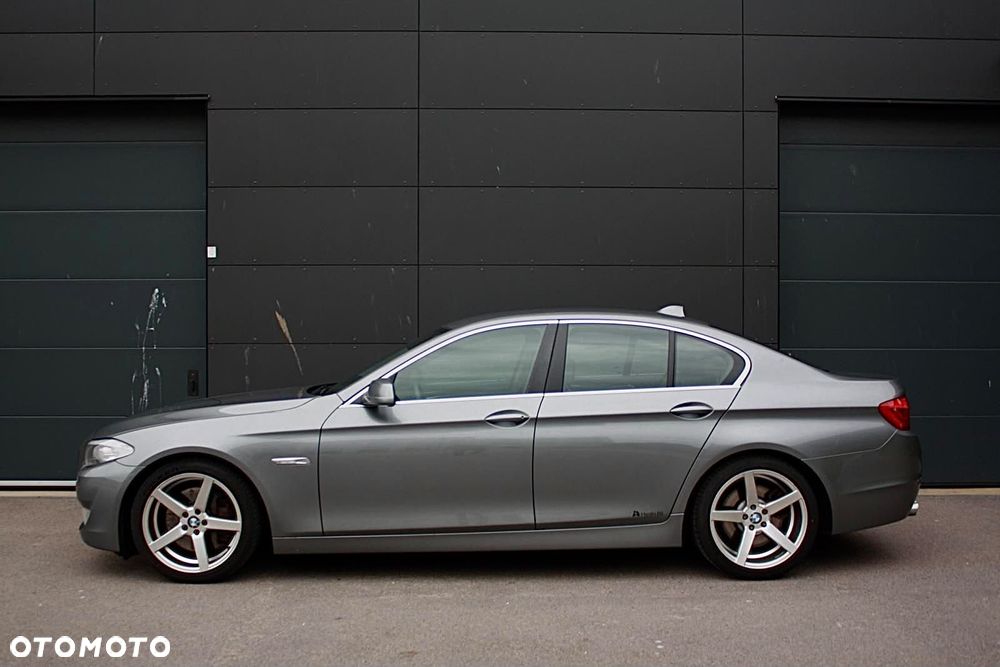BMW Seria 5 525d - 5