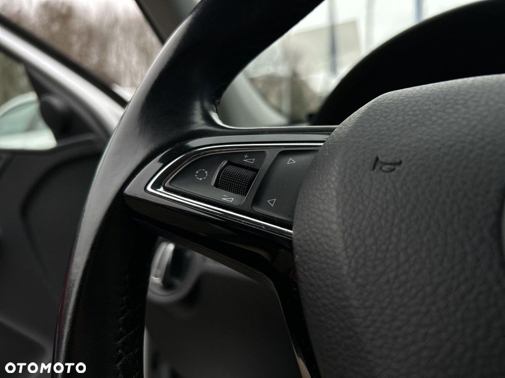 Skoda RAPID Spb 1.4 TSI Elegance Max DSG - 19