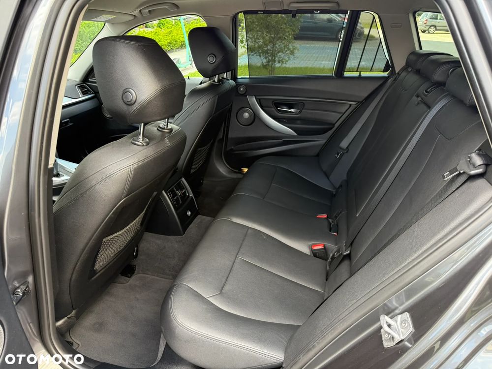 BMW Seria 3 320d Sport Line - 25