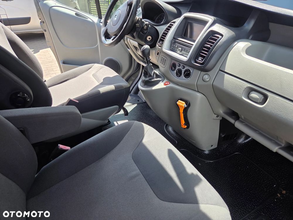 Renault TRAFIC LONG KLIMA TEMPOMAT ORYGINAŁ DUBEL KABINA ZADBANY FULL OPCJA DOPOSAŻONY - 7
