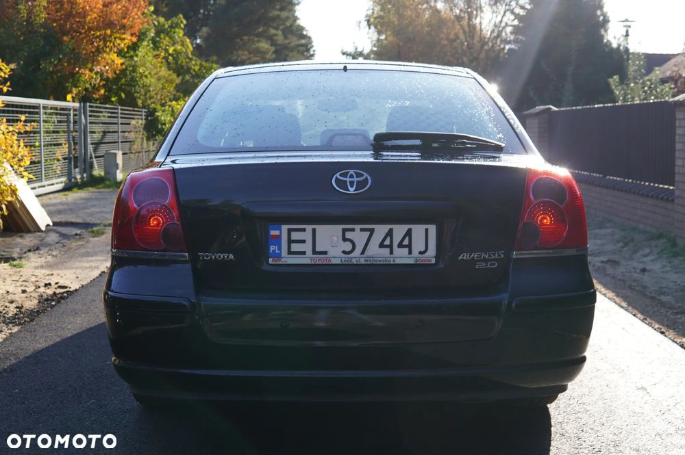Toyota Avensis 2.0 VVT-i High - 14