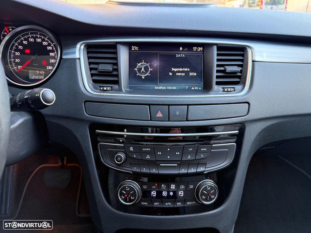 Peugeot 508 RXH 2.0 HDi Hybrid4 Limited Edition 2-Tronic - 24