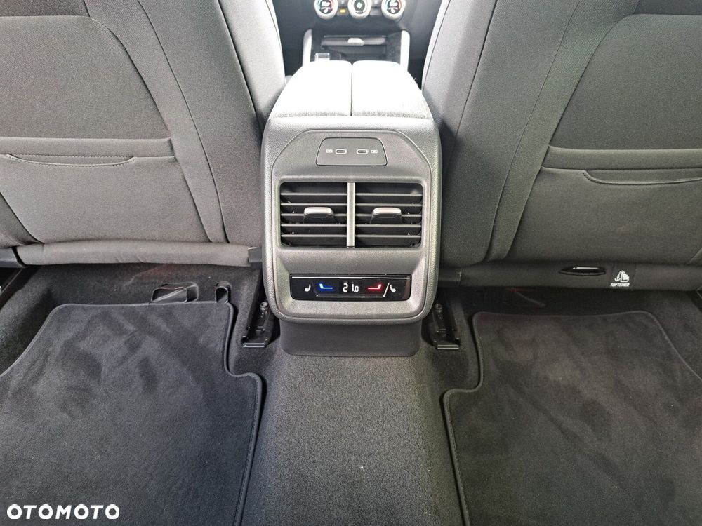 Skoda Superb 1.5 TSI mHEV Selection DSG - 32