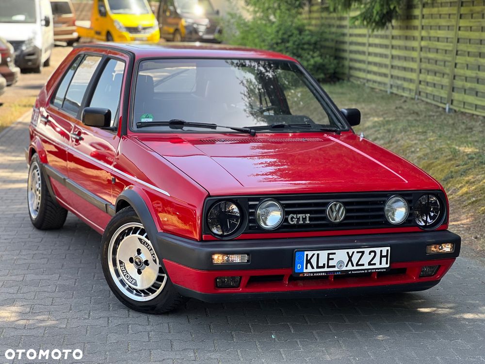 Volkswagen Golf - 1