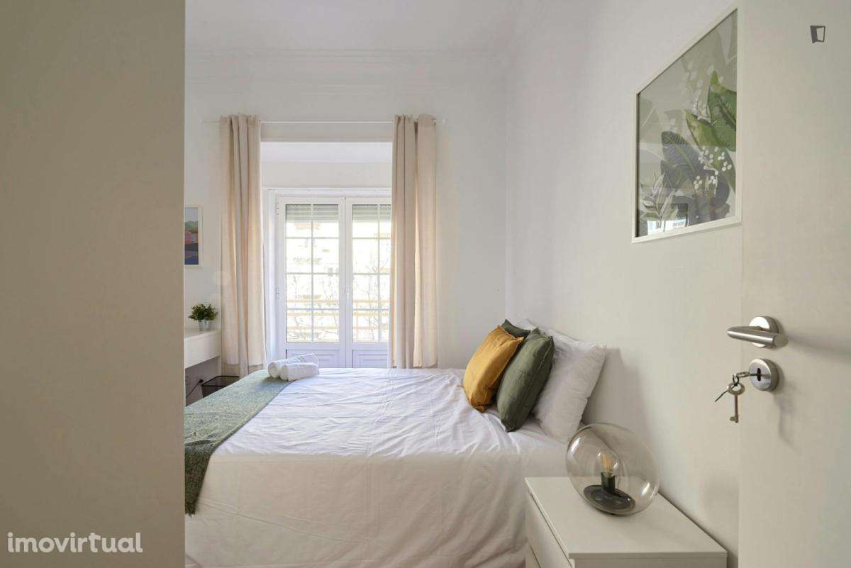 Quarto - localizado em Roma-Areeiro Lisbon - Grande imagem: 2/25