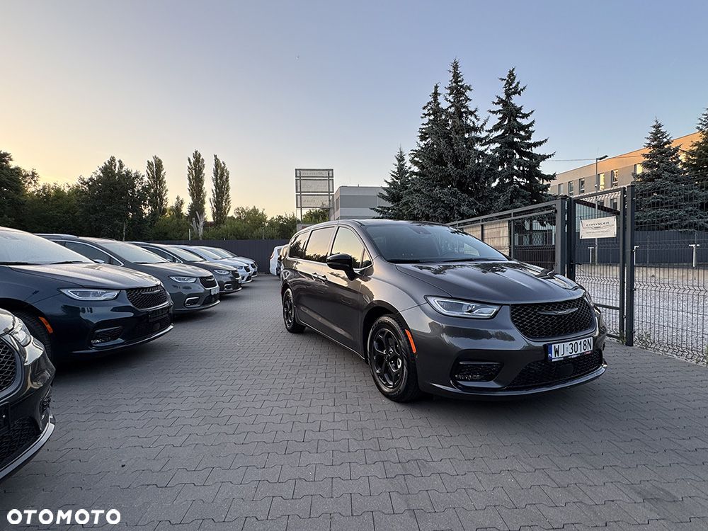 Chrysler Pacifica - 31