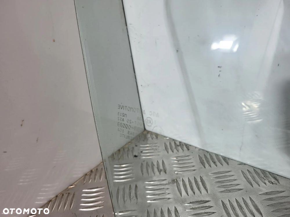 Suzuki Grand Vitara II Szyba Drzwi Przód Lewa Prawa 3D - 5