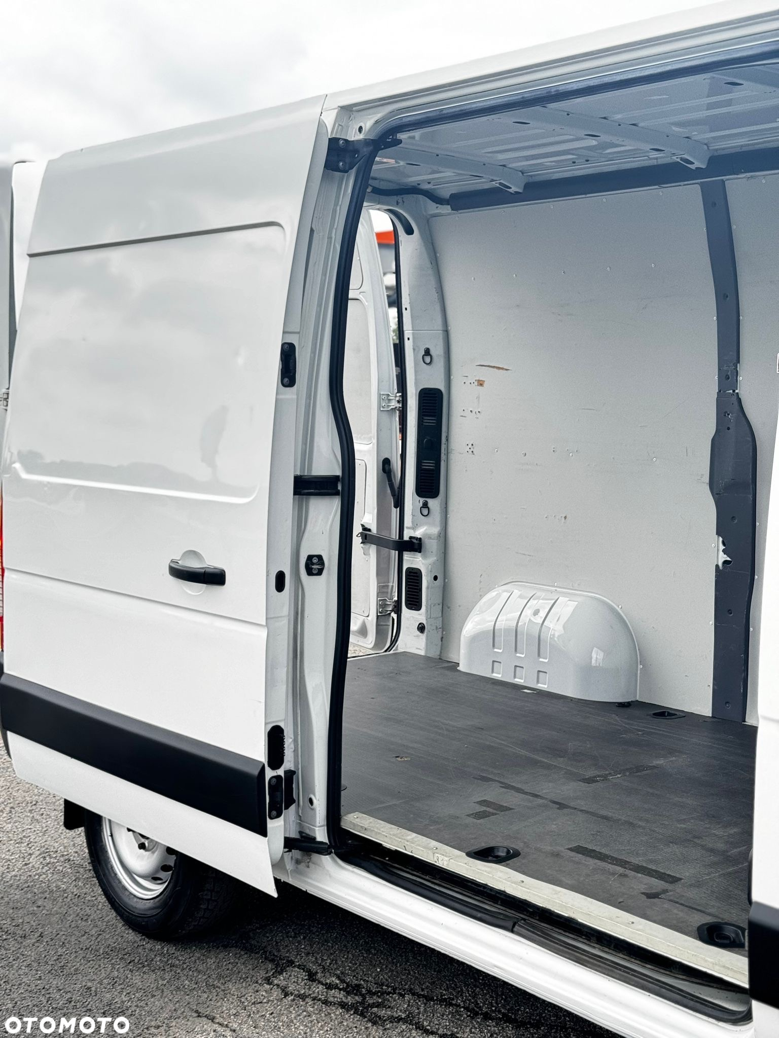 Nissan NV 400 - 11