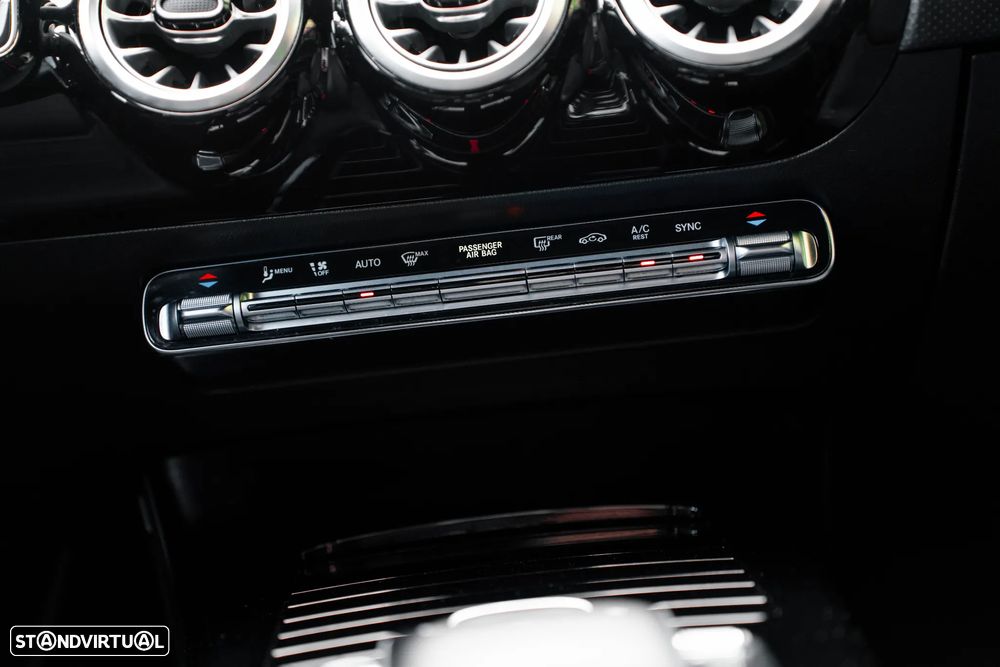 Mercedes-Benz CLA 200 d Shooting Brake AMG Line Aut. - 40