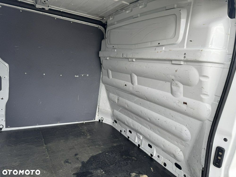 Opel Vivaro - 14