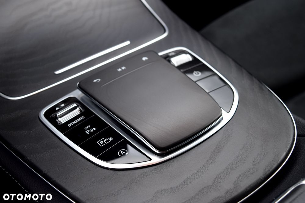 Mercedes-Benz Klasa E 220 d 4-Matic AMG/Avantgarde - 21