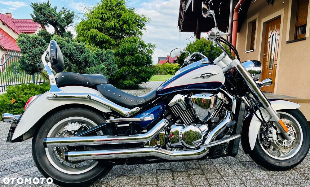 Suzuki Intruder - 11