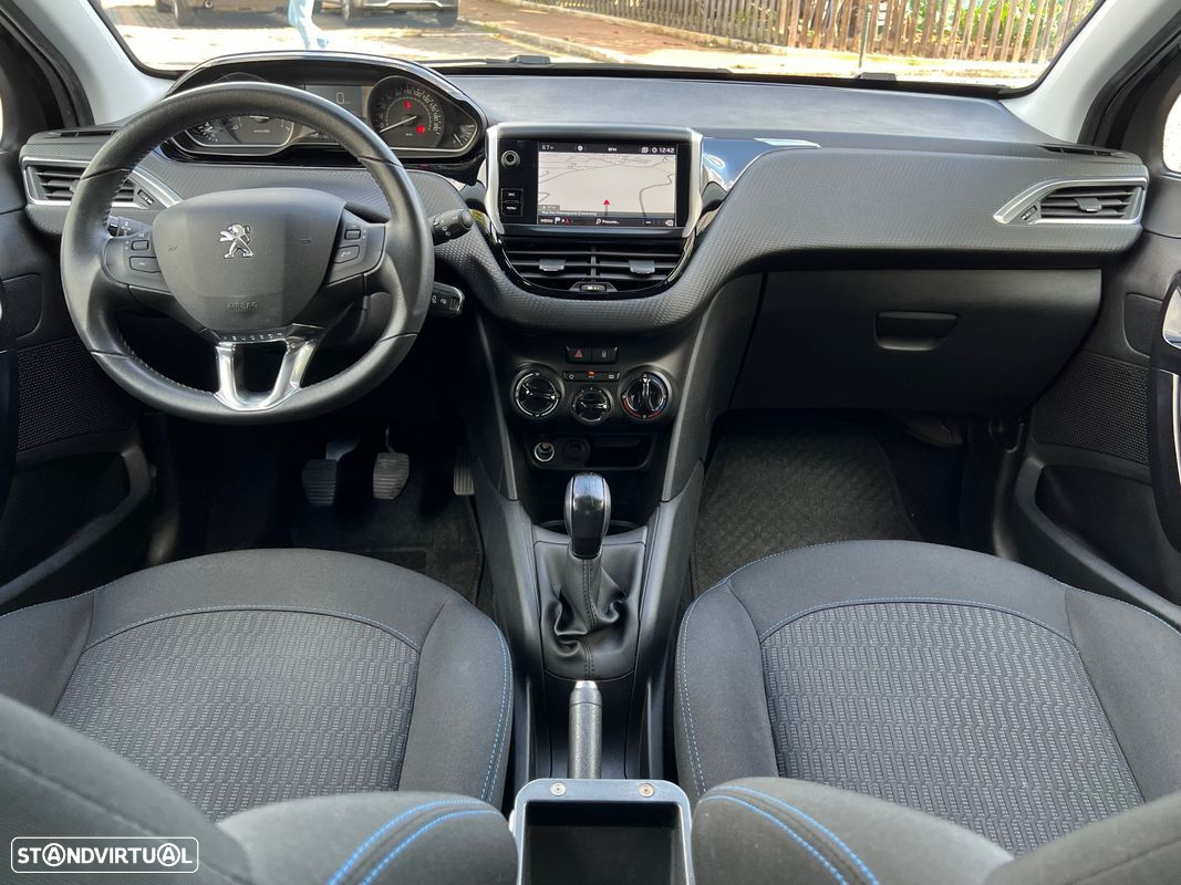 Peugeot 208 1.2 PureTech Signature - 8