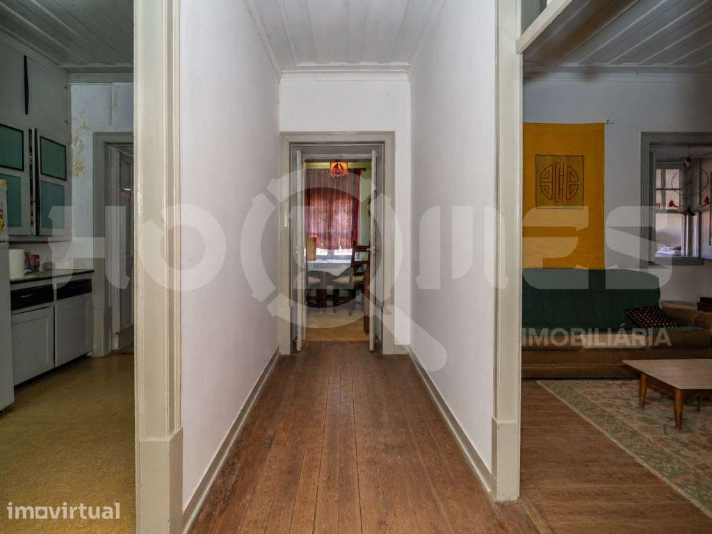 PRÉDIO COM 3 APARTAMENTOS NO CENTRO HISTÓRICO FIGUEIRA DA FOZ - Grande imagem: 4/53